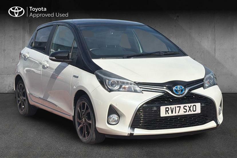 Toyota Yaris 1.5 Hybrid Design Cvt White