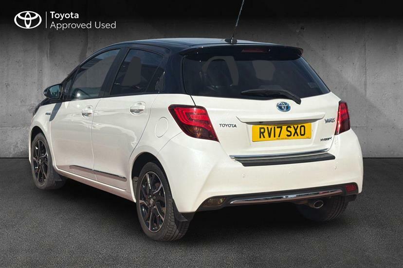 Toyota Yaris 1.5 Hybrid Design Cvt White #4