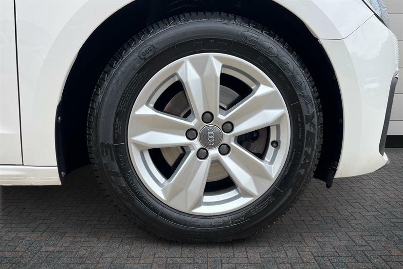 Audi A1 30 Tfsi Se White #5