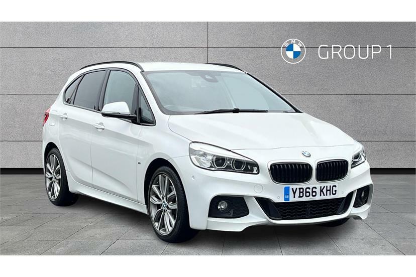 BMW 2 Series 220I Se Nav Step White
