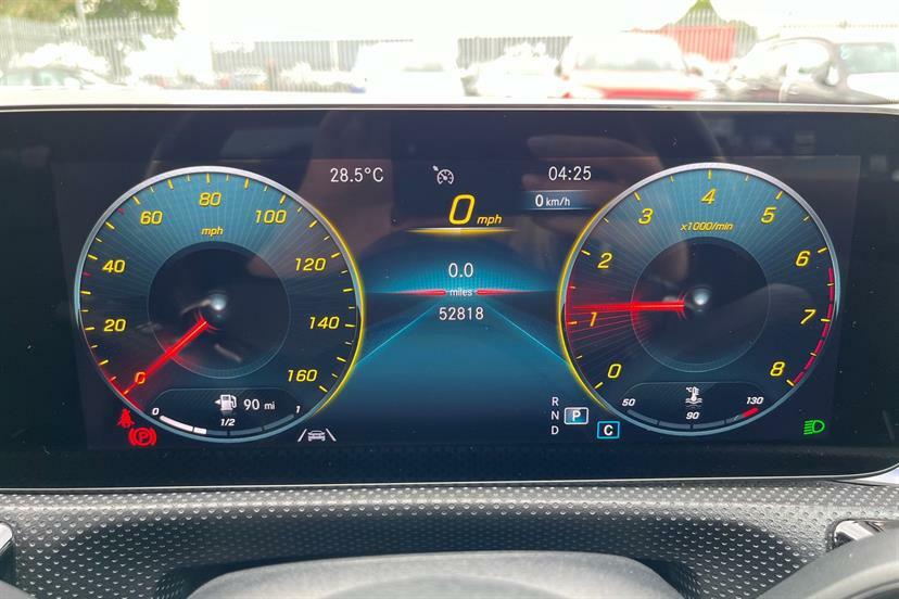 Mercedes-Benz CLA Class 200 Amg Line Premium Tip White #6