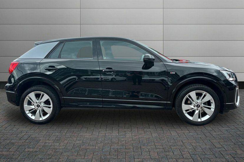 Audi Q2 1.0 Tfsi 30 S Line Suv 110 Ps Black #4