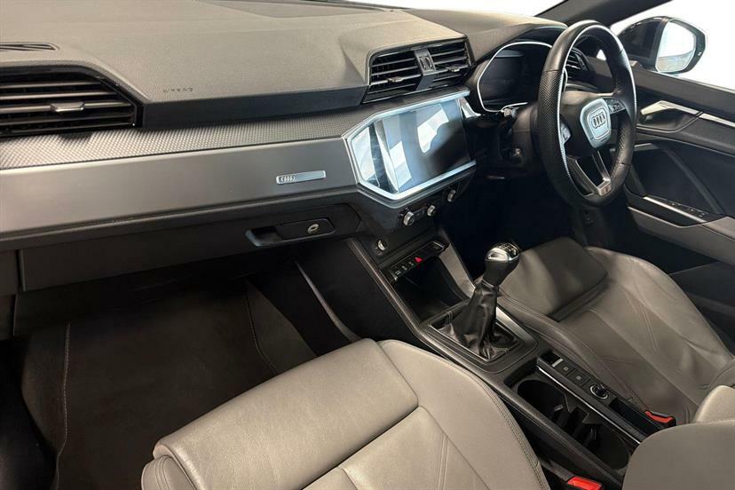 Audi Q3 35 Tfsi S Line Black #2