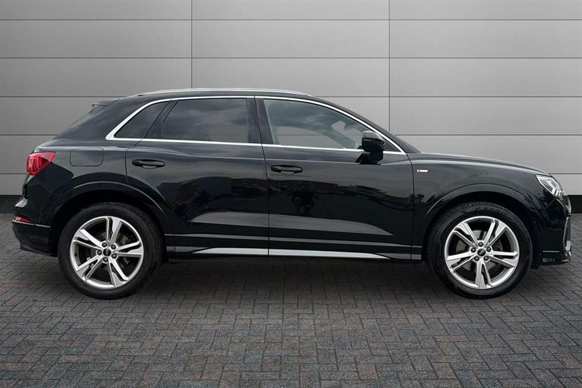Audi Q3 35 Tfsi S Line Black #4