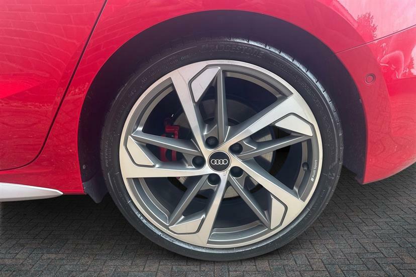 Audi A3 S3 Tfsi Quattro S Tronic Comfortsound Red #4