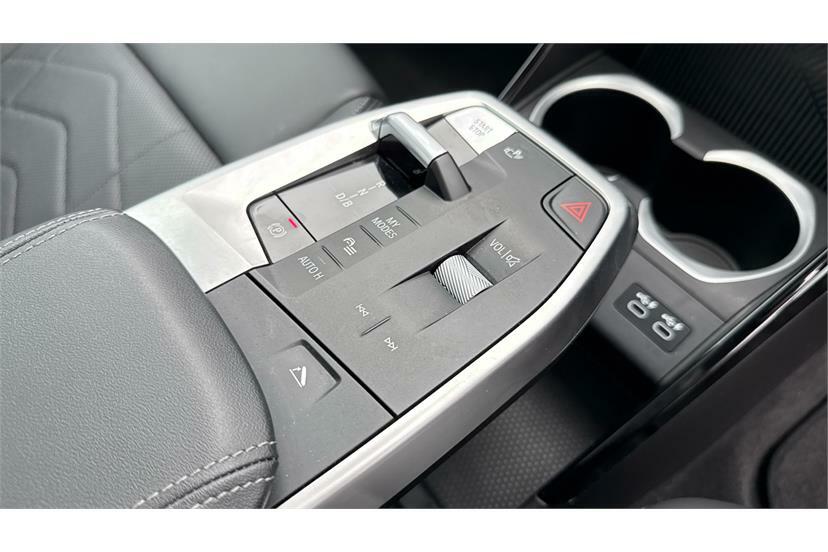 BMW iX1 20 66.5Kwh M Sport Grey #9