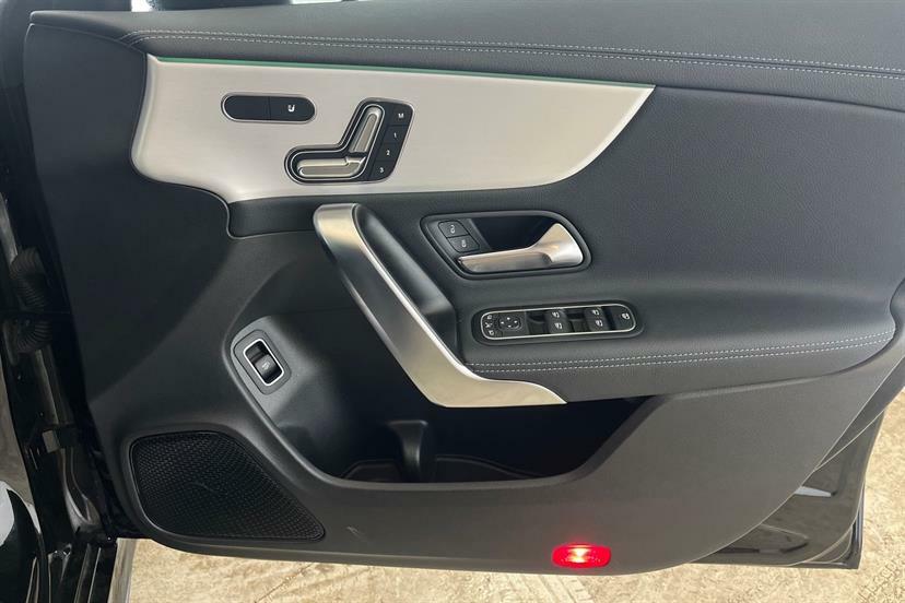 Mercedes-Benz CLA Class Cla 180 Amg Line Premium Plus Tip Black #35