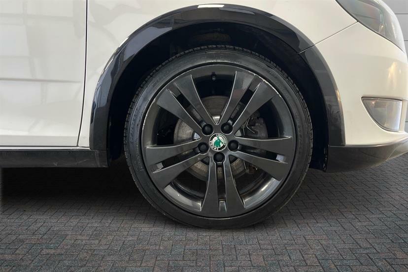 Skoda Fabia 1.2 Tsi 105 Monte Carlo White #5
