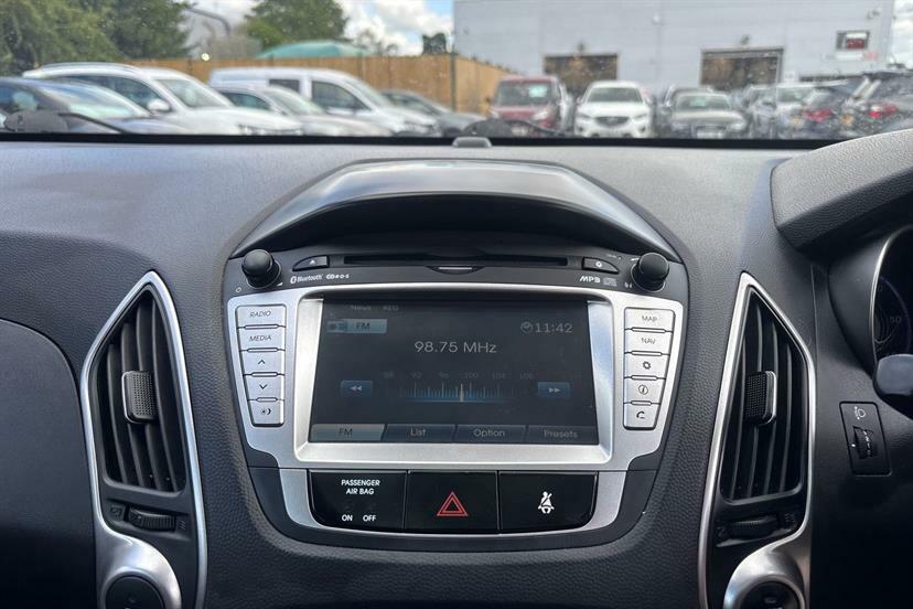 Hyundai Ix35 2011 11 1.7 White #23