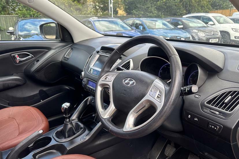 Hyundai Ix35 2011 11 1.7 White #21