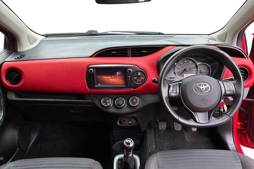Toyota Yaris 1.33 Vvt-i Sport Red #5