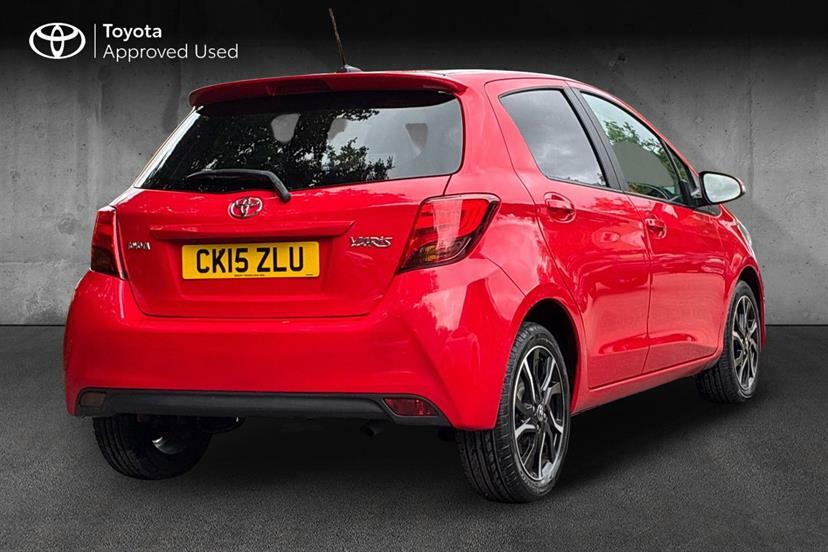 Toyota Yaris 1.33 Vvt-i Sport Red #2