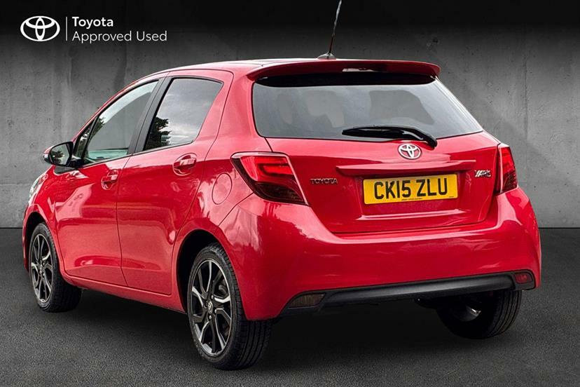 Toyota Yaris 1.33 Vvt-i Sport Red #4