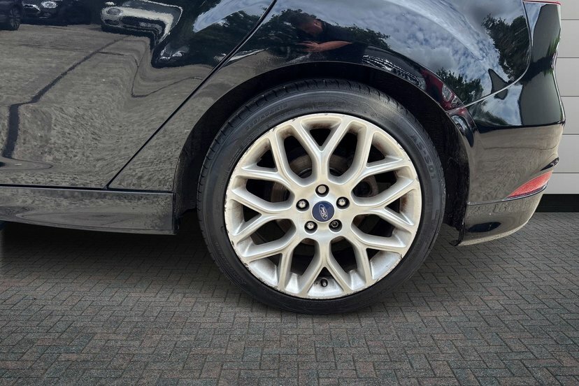 Ford Focus 1.0T Ecoboost St-line Hatchback Black #4