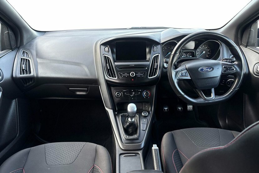 Ford Focus 1.0T Ecoboost St-line Hatchback Black #6