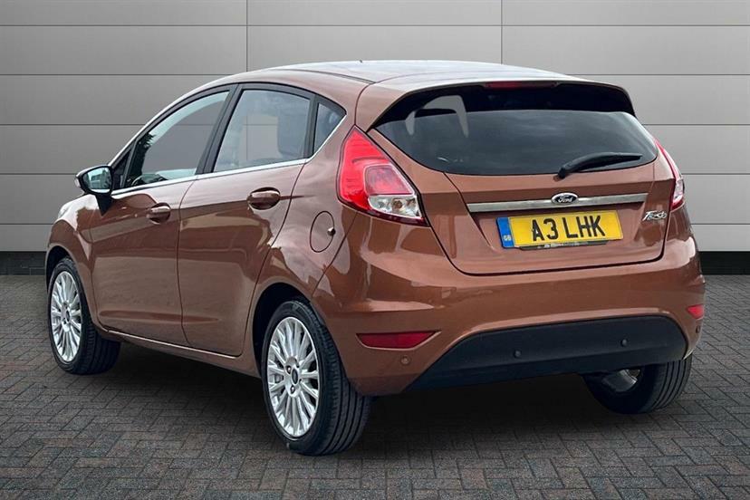 Ford Fiesta Hatchback Red #2