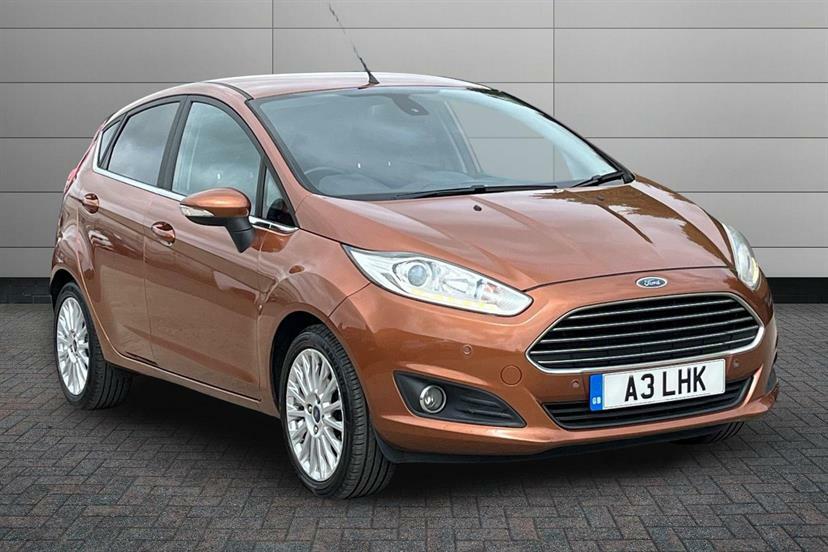 Ford Fiesta Hatchback Red #1