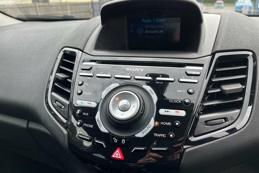 Ford Fiesta Hatchback Red #15