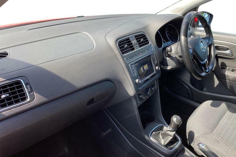 Volkswagen Polo 1.2 Tsi Match Edition Red #2