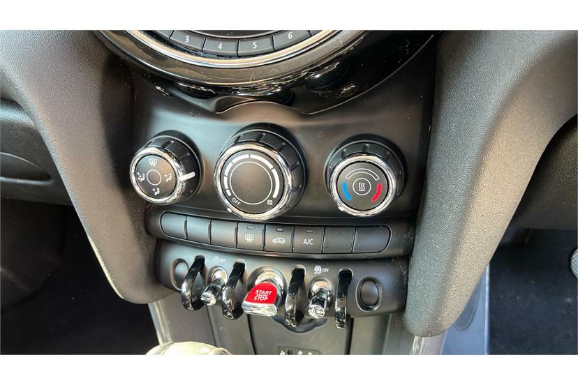 Mini Hatch 1.2 One 101 Bhp Black #22