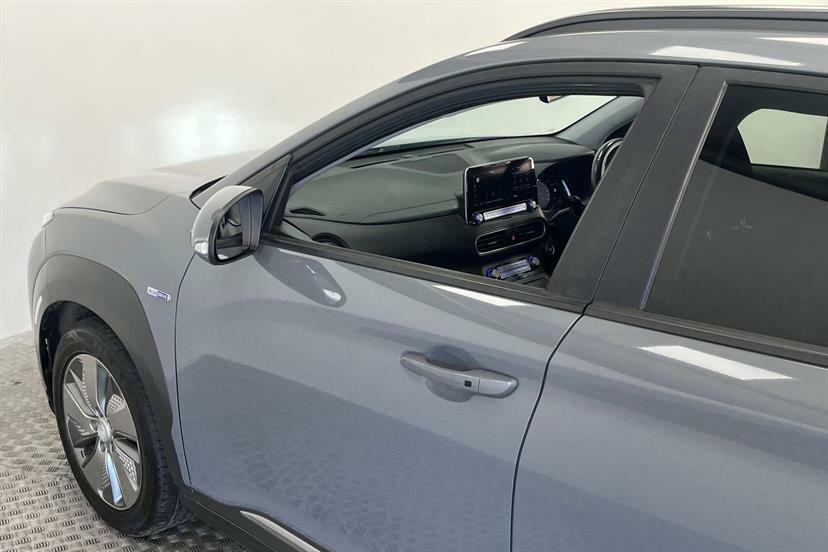 Hyundai Kona Hatchback Black #28