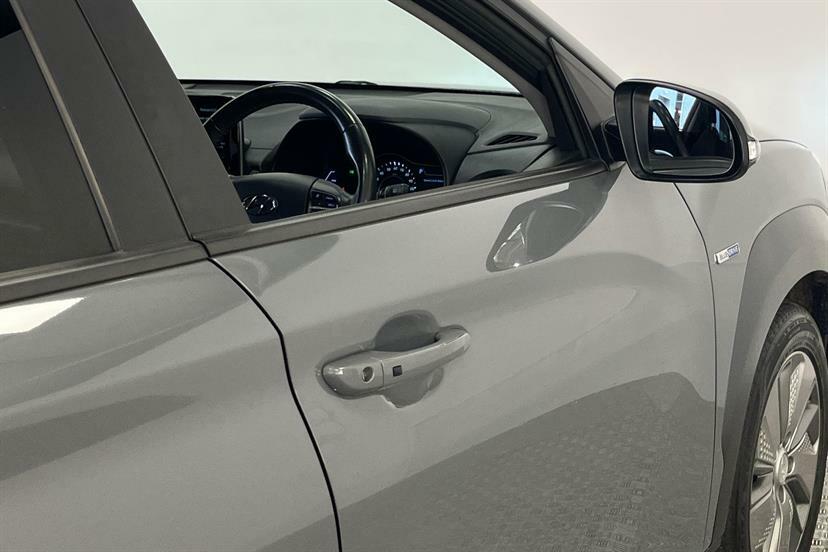 Hyundai Kona Hatchback Black #26