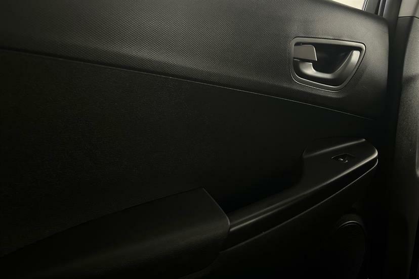 Hyundai Kona Hatchback Black #25