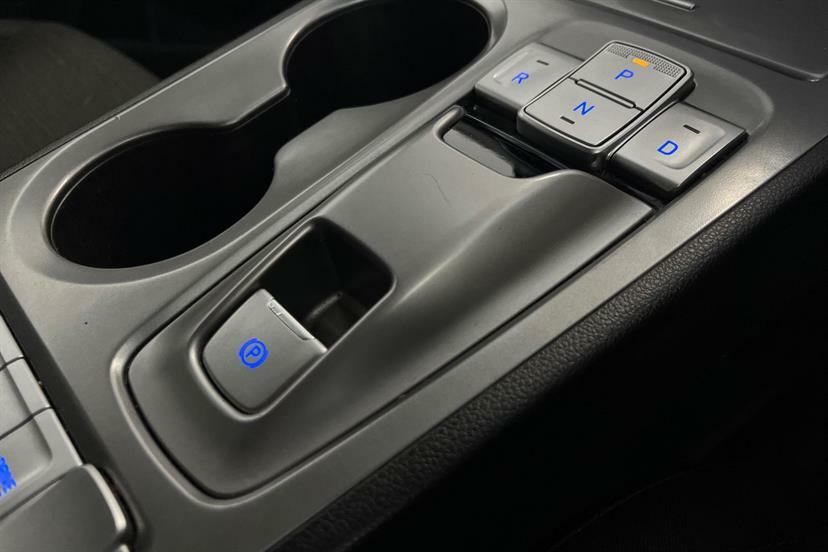 Hyundai Kona Hatchback Black #8