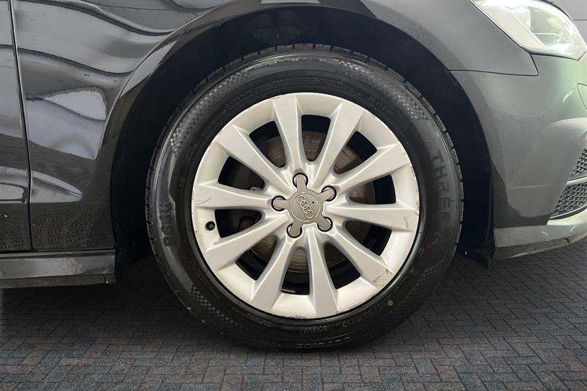 Audi A6 2.0 Tdi Ultra Se Executive Black #5