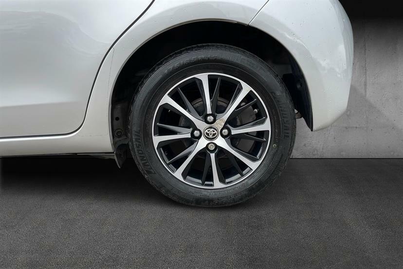 Toyota Yaris 1.5 Vvt-i Icon Tech Silver #5