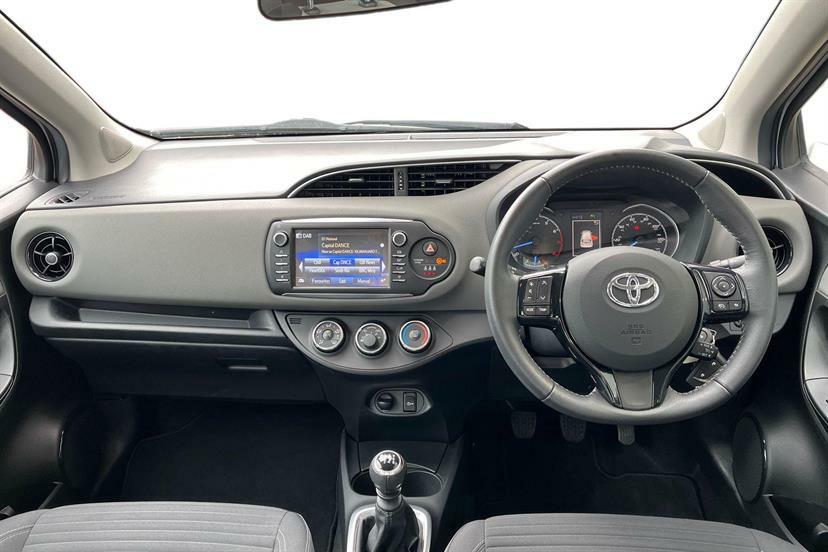 Toyota Yaris 1.5 Vvt-i Icon Tech Silver #6