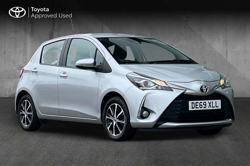 Toyota Yaris 1.5 Vvt-i Icon Tech Hatchback 1 Silver