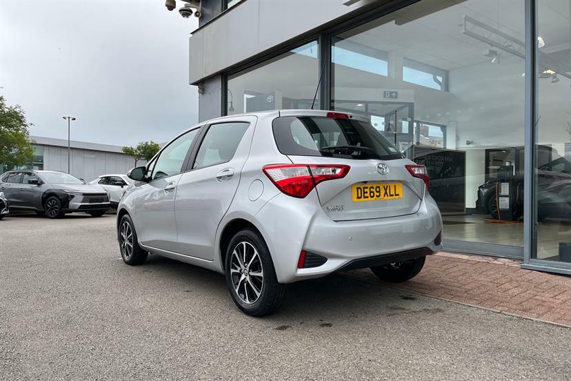 Toyota Yaris Excel Black #40