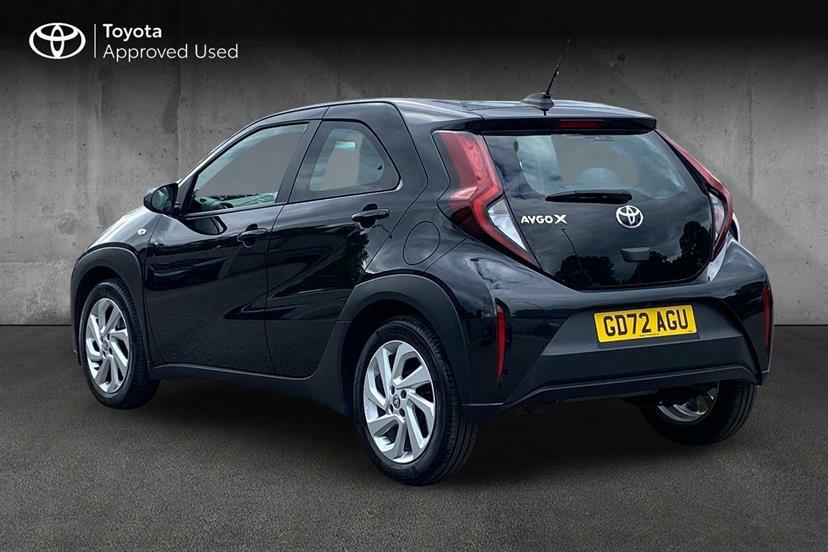 Toyota Aygo X 1.0 Vvt-i Pure Black #4