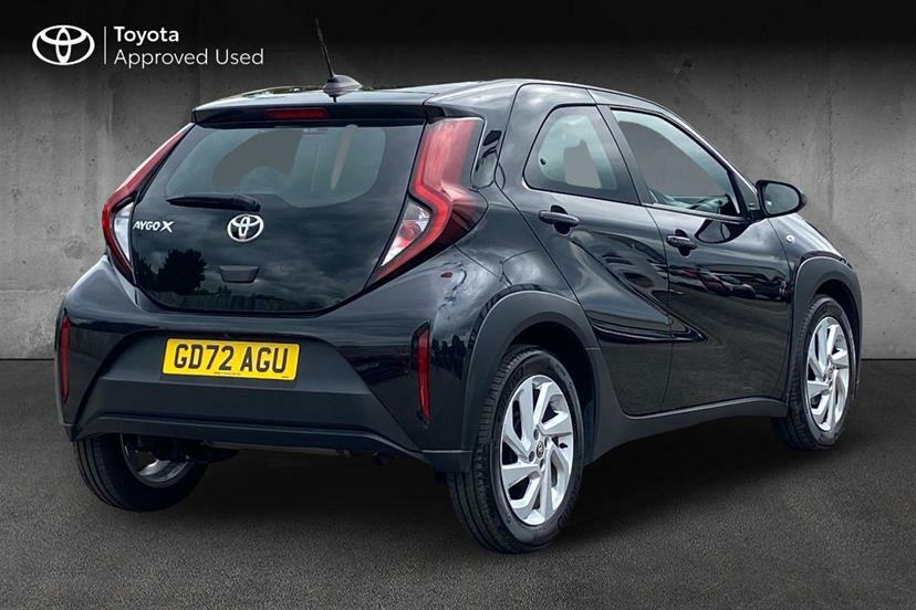 Toyota Aygo X 1.0 Vvt-i Pure Black #2
