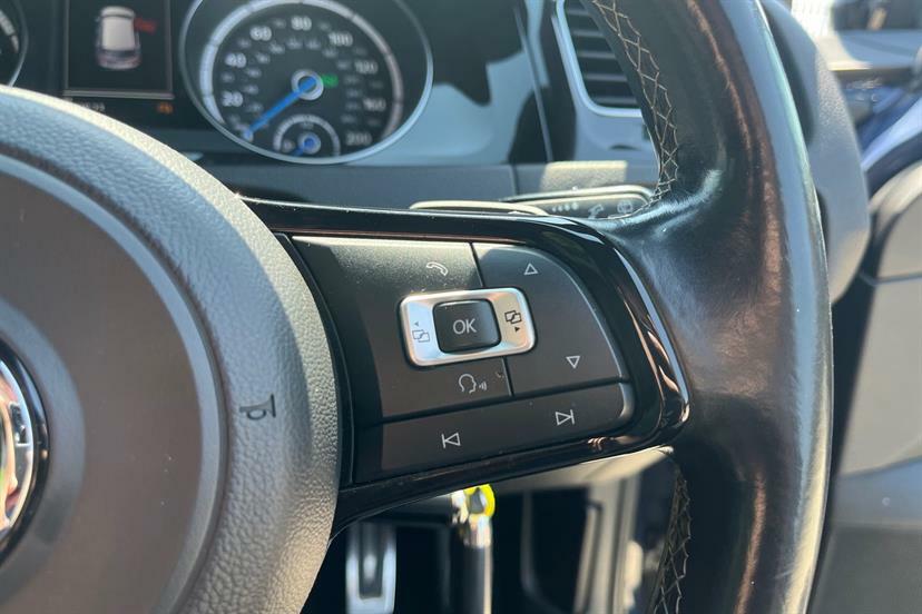 Volkswagen Golf Hatchback Black #19