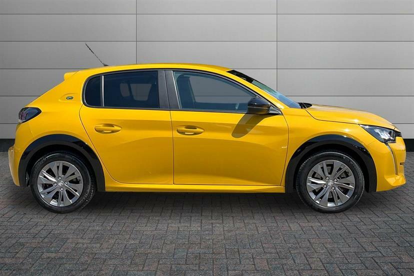 Peugeot e-208 100Kw Active Premium 50Kwh Yellow #3