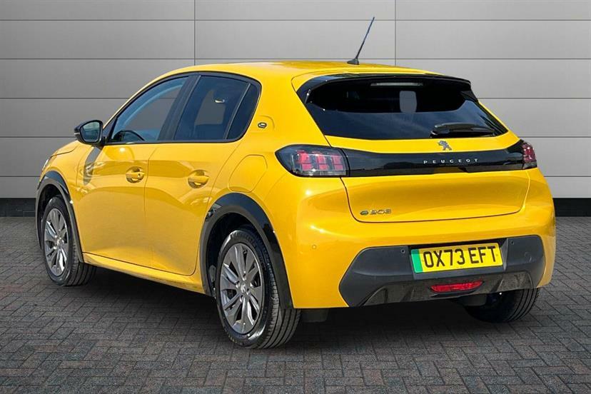 Peugeot e-208 100Kw Active Premium 50Kwh Yellow #2