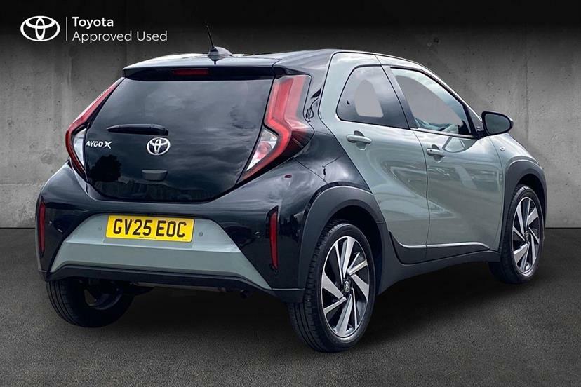 Toyota Aygo X 1.0 Vvt-i Edge Black #2