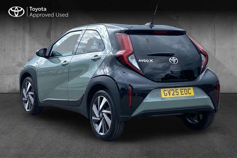 Toyota Aygo X 1.0 Vvt-i Edge Black #4