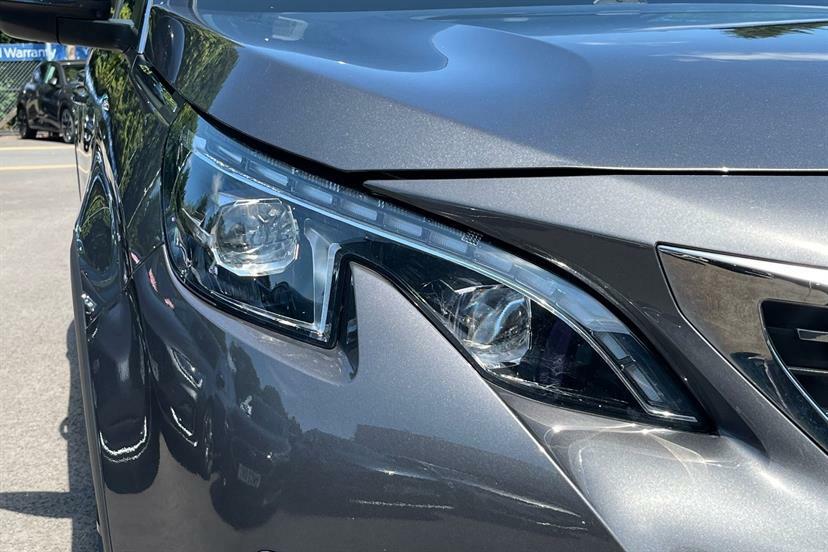 Peugeot 3008 Active White #17