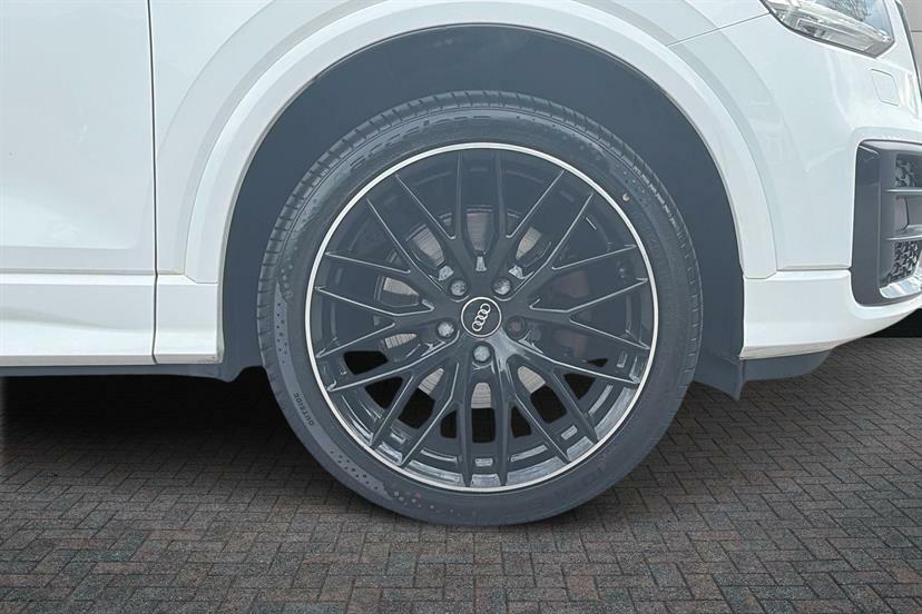 Audi Q2 30 Tfsi Black Edition White #5
