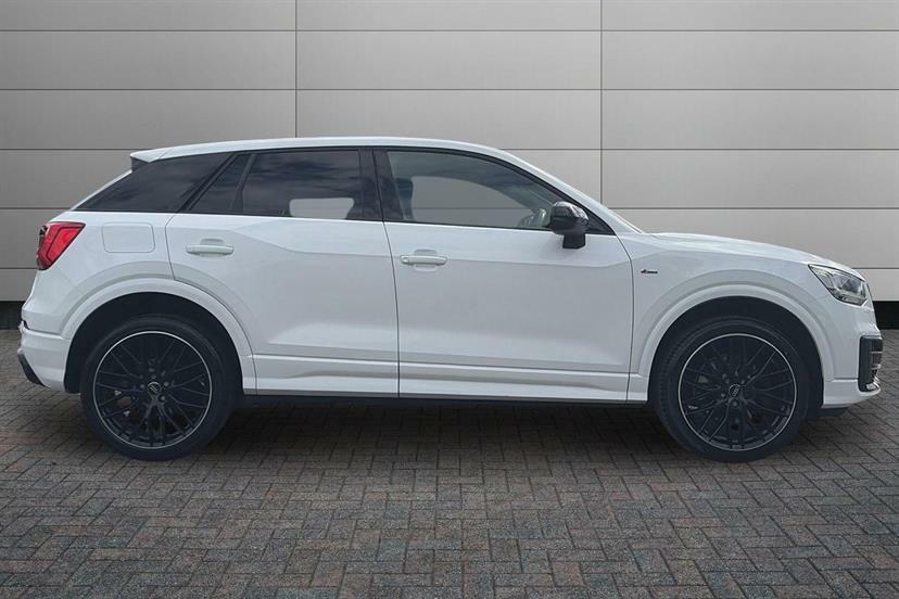 Audi Q2 30 Tfsi Black Edition White #4