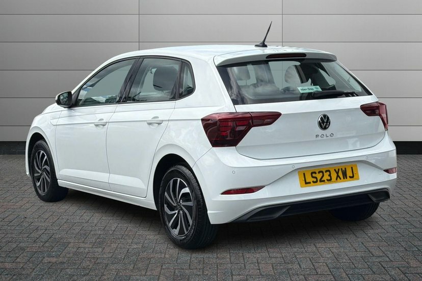 Volkswagen Polo 1.0 Tsi Life Hatchback 95 Ps LS23XWJ White #3