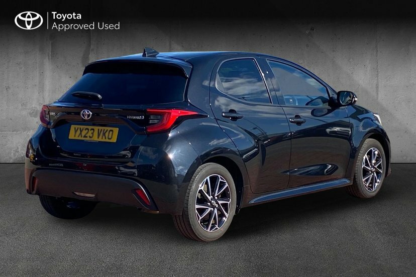 Toyota Yaris 1.5 Vvt-h Design Hatchback Hybrid E-cvt YX23VKO Black #2