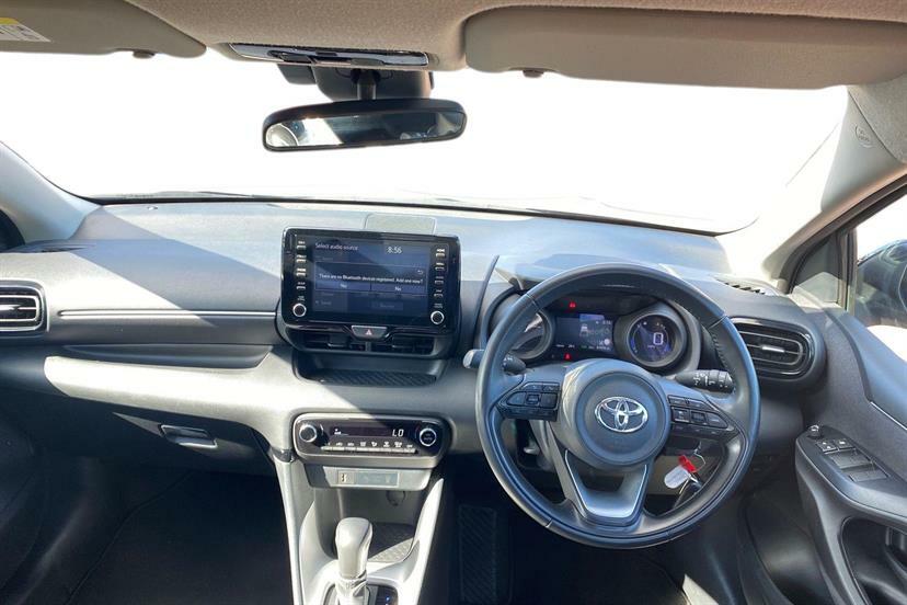 Toyota Yaris 1.5 Hybrid Design Cvt Black #5