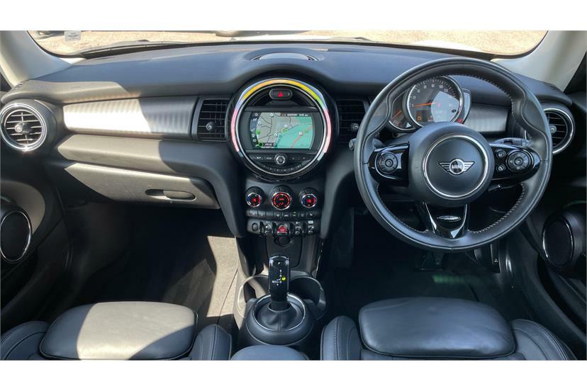 Mini Hatch 1.5 Cooper Exclusive II Comfortnav Pck White #4