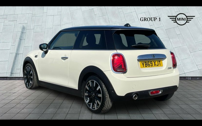 Mini Hatch 3-Door Hatch Cooper Exclusive YB69XJT White #2