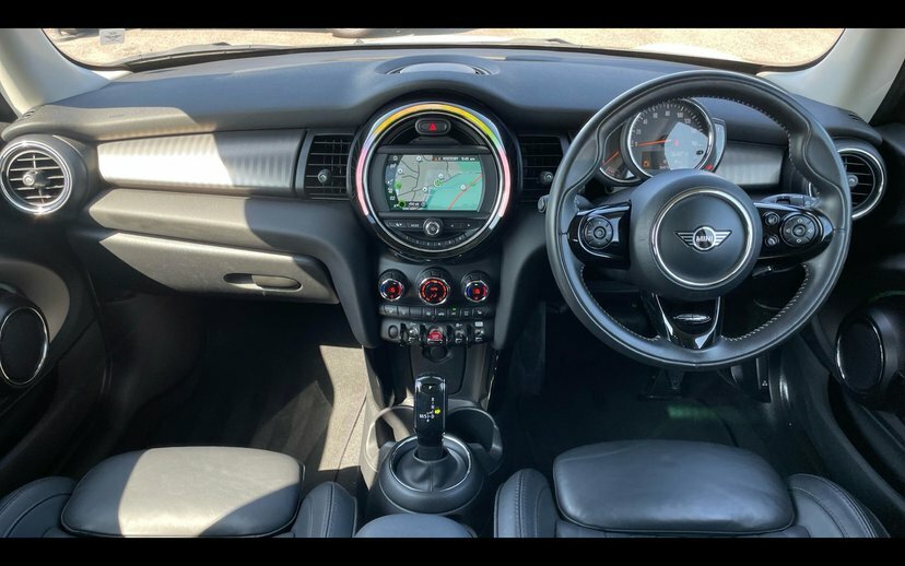 Mini Hatch 3-Door Hatch Cooper Exclusive YB69XJT White #4