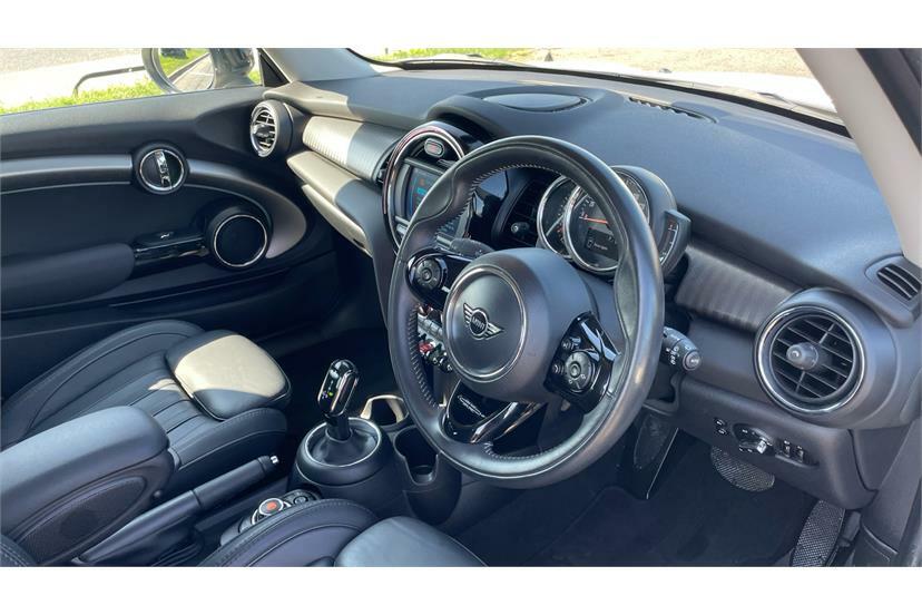 Mini Hatch 1.5 Cooper Exclusive II Comfortnav Pck White #6